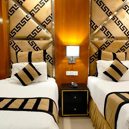 Hilton Suites Lahore Buitenkant foto