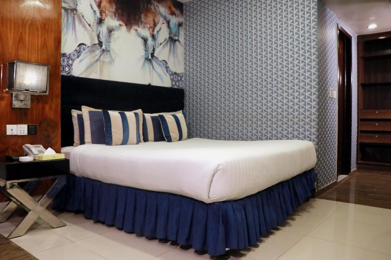 Hilton Suites Lahore Buitenkant foto