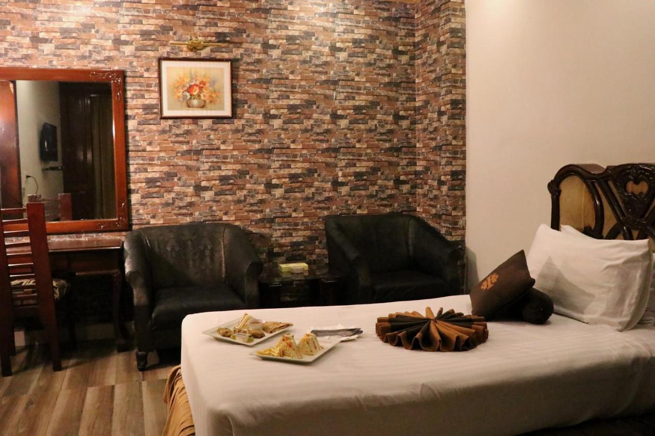 Hilton Suites Lahore Buitenkant foto