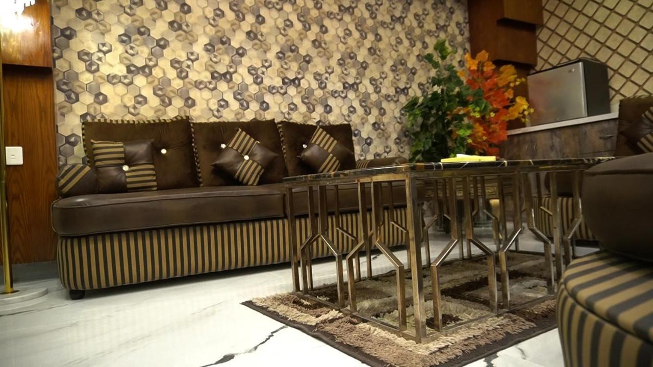 Hilton Suites Lahore Buitenkant foto