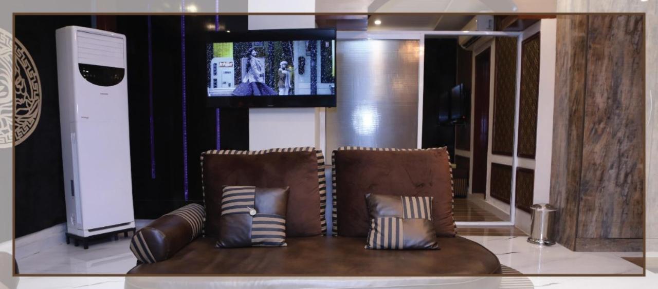Hilton Suites Lahore Buitenkant foto