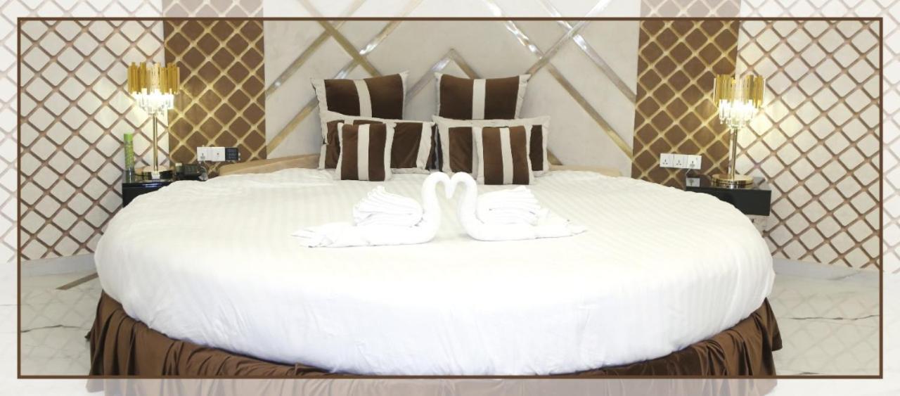 Hilton Suites Lahore Buitenkant foto
