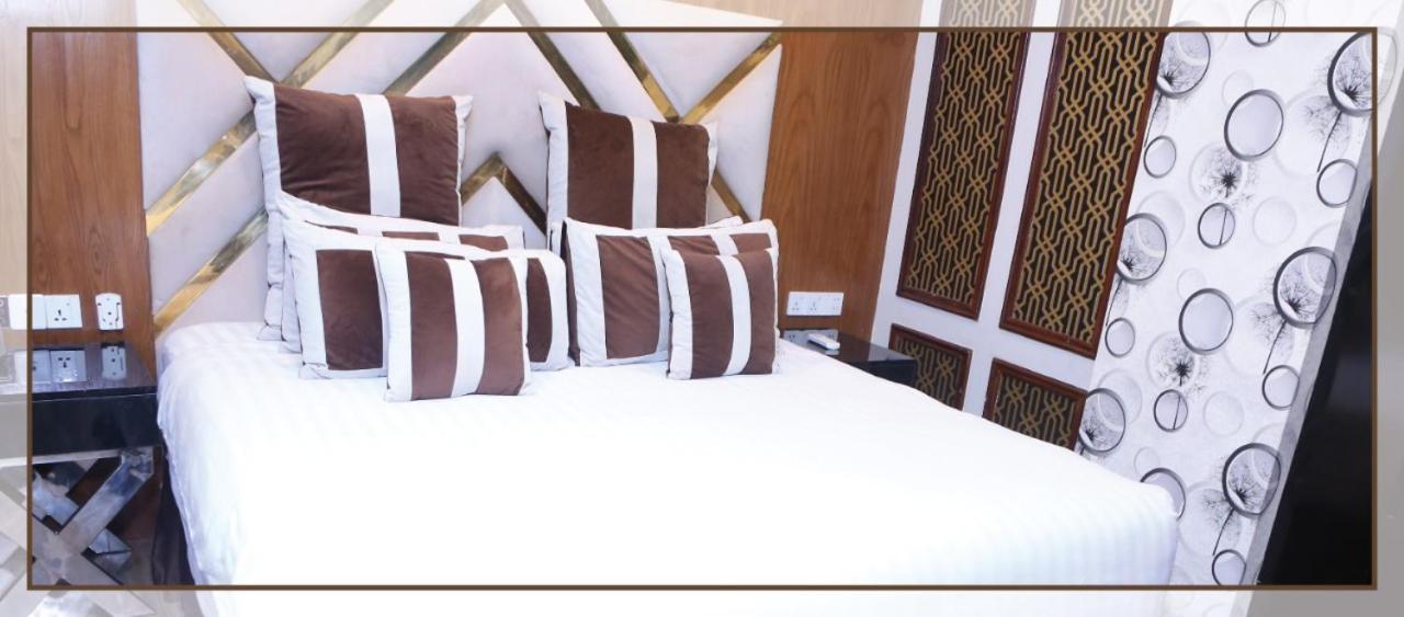 Hilton Suites Lahore Buitenkant foto