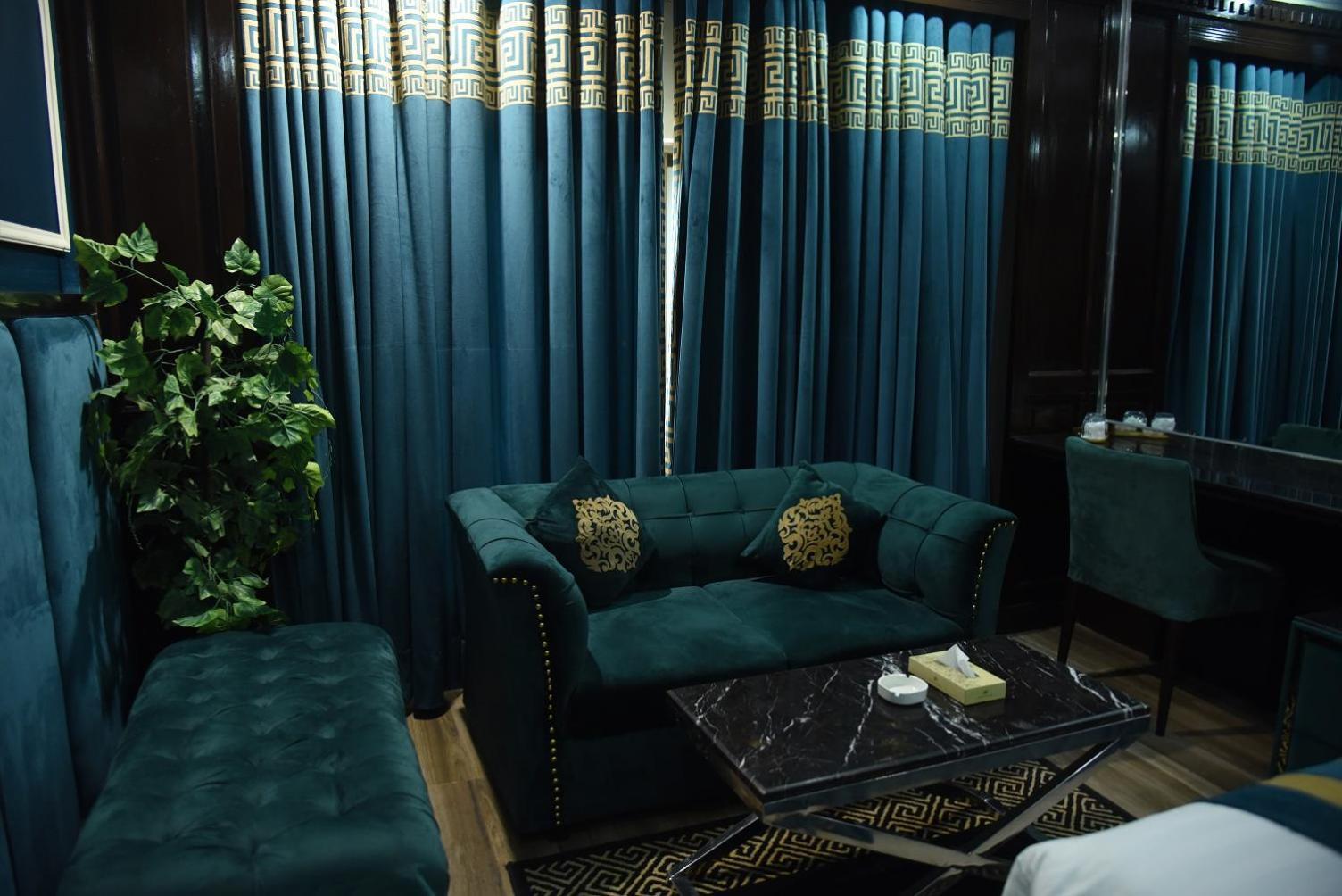 Hilton Suites Lahore Buitenkant foto