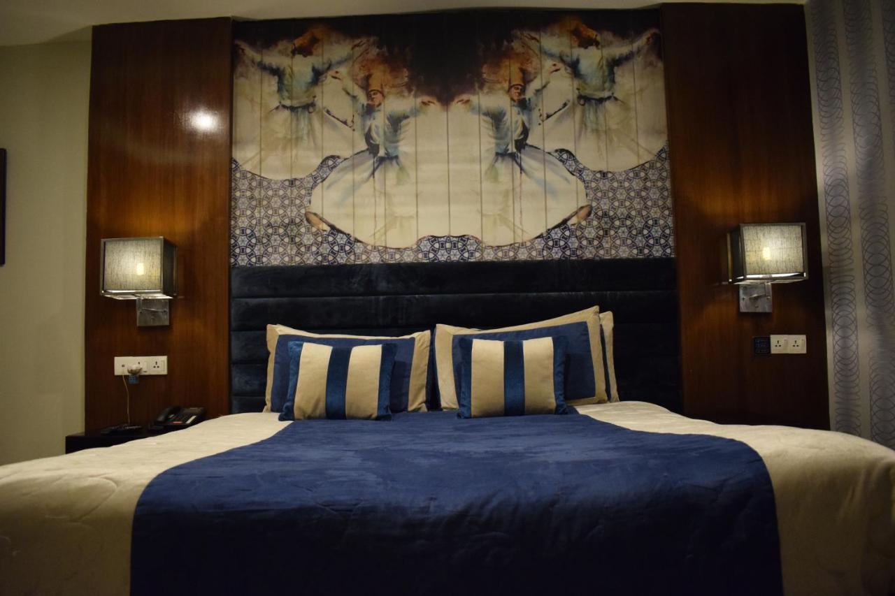 Hilton Suites Lahore Buitenkant foto
