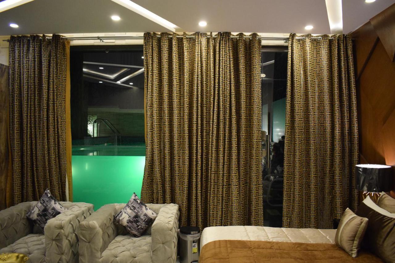 Hilton Suites Lahore Buitenkant foto