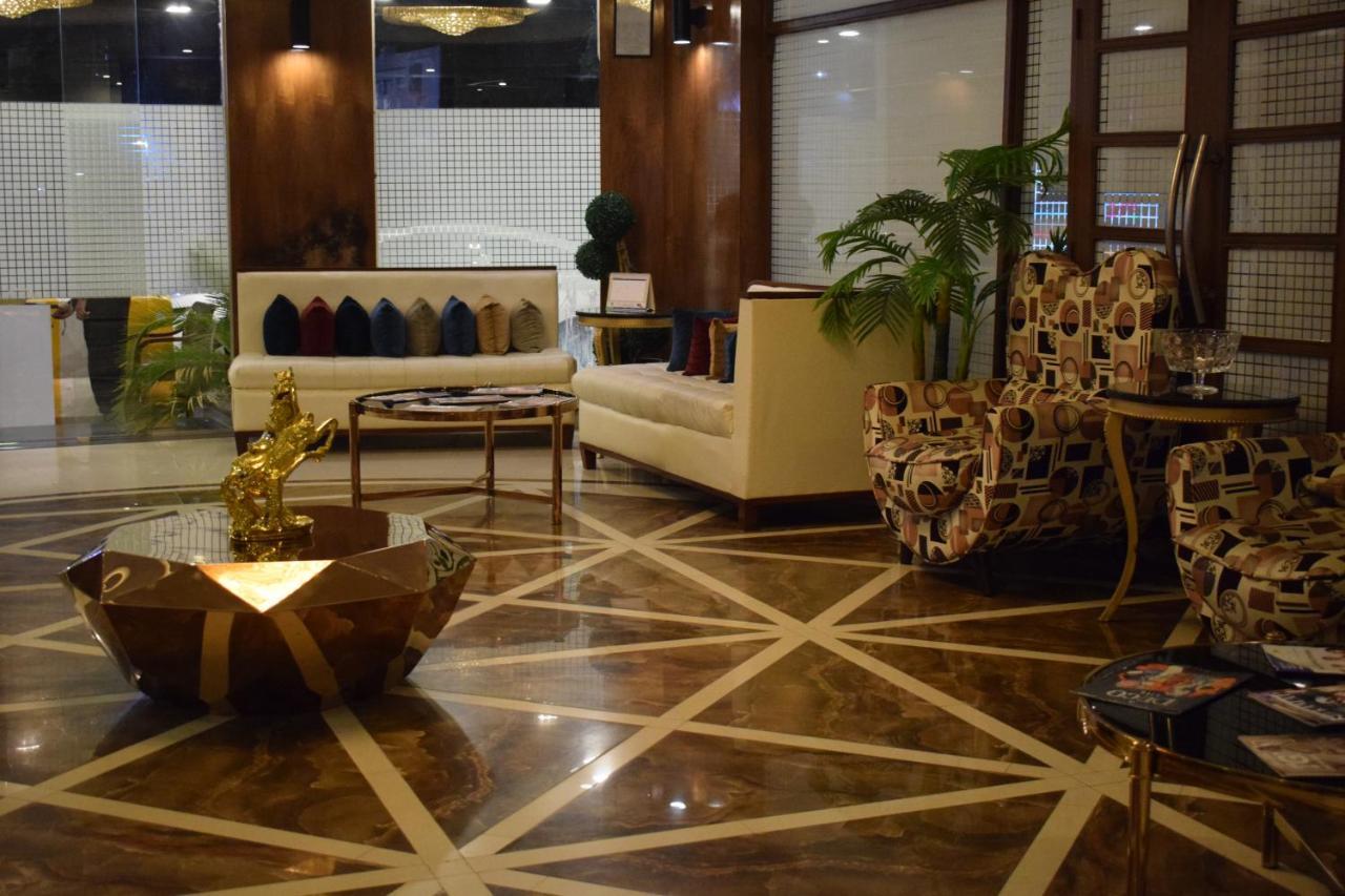 Hilton Suites Lahore Buitenkant foto