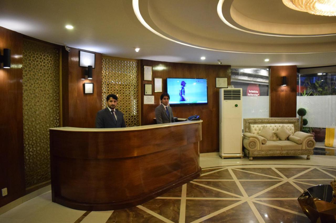 Hilton Suites Lahore Buitenkant foto